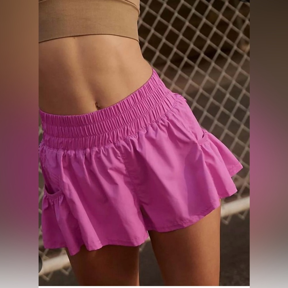 Free People “Get your flirt on” Flirty Shorts
New w tag
Raspberry color size M